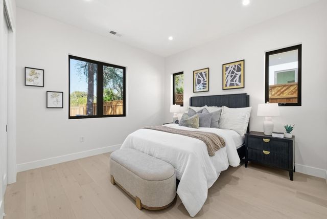 488 Oak Court, Menlo Park, CA 94025