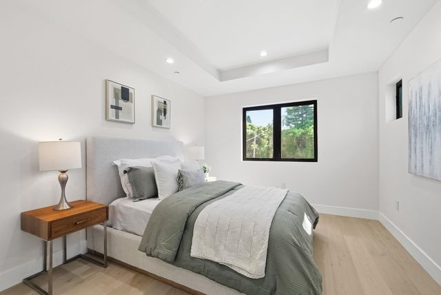 488 Oak Court, Menlo Park, CA 94025