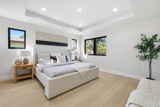 488 Oak Court, Menlo Park, CA 94025