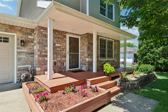 908 Lincoln Street SE, Bondurant, IA 50035
