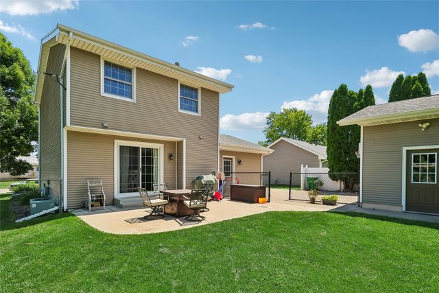 908 Lincoln Street SE, Bondurant, IA 50035
