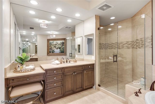 455 Cove Tower DR 1701, Naples, FL 34110
