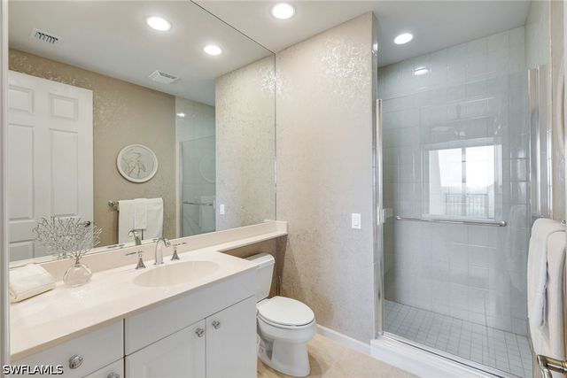 455 Cove Tower DR 1701, Naples, FL 34110