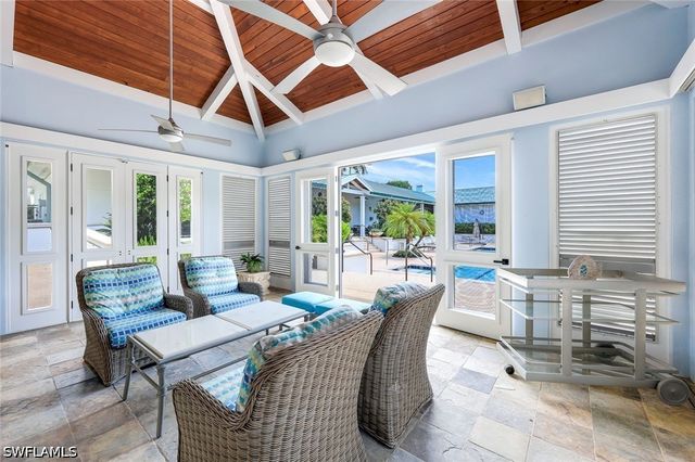 455 Cove Tower DR 1701, Naples, FL 34110