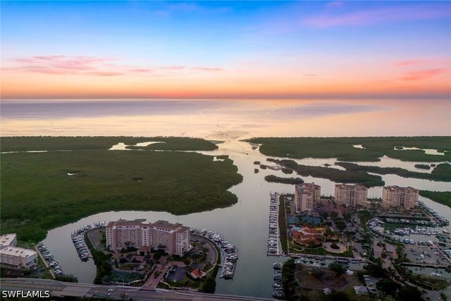 455 Cove Tower DR 1701, Naples, FL 34110