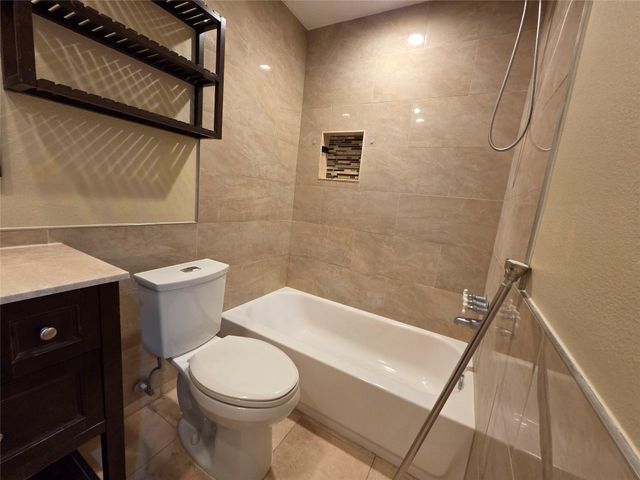 3500 Tangle Brush Drive 4, The Woodlands, TX 77381