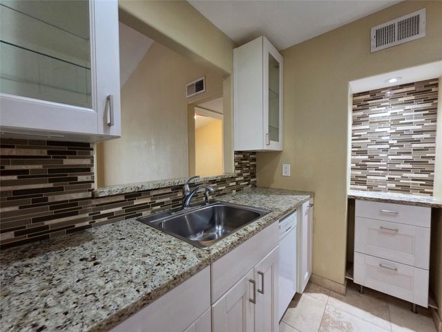 3500 Tangle Brush Drive 4, The Woodlands, TX 77381