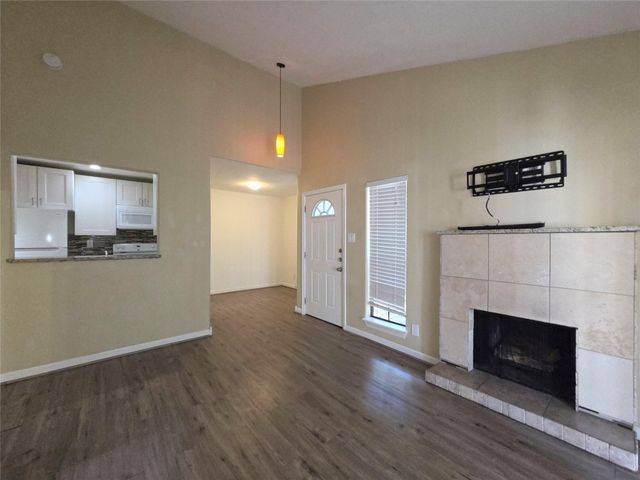 3500 Tangle Brush Drive 4, The Woodlands, TX 77381