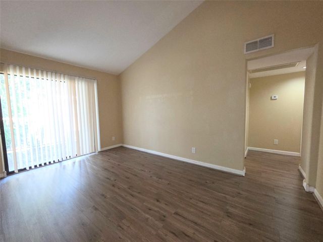 3500 Tangle Brush Drive 4, The Woodlands, TX 77381