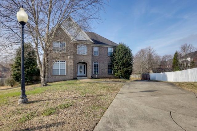 5007 Caira Ct, Pleasant View, TN 37146