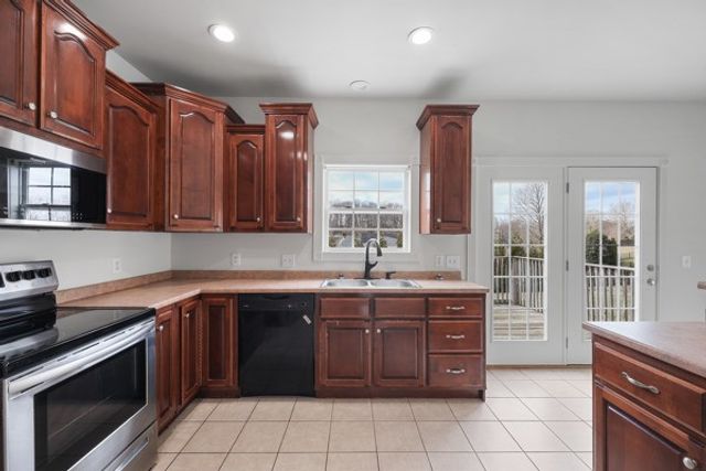 5007 Caira Ct, Pleasant View, TN 37146