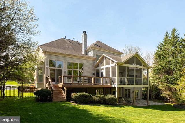 1411 WOODHURST BLVD, Mclean, VA 22102