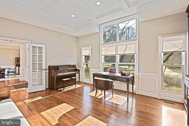 1411 WOODHURST BLVD, Mclean, VA 22102