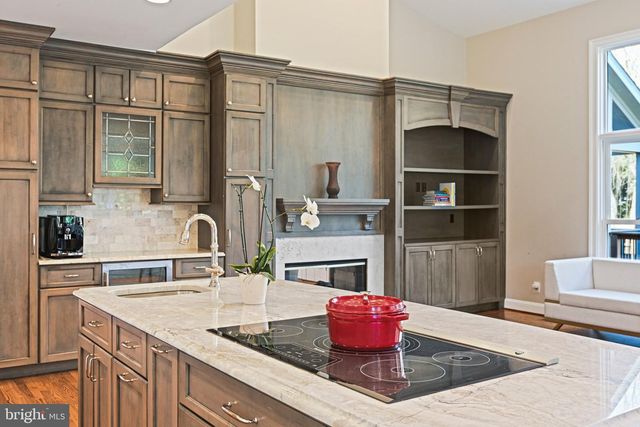 1411 WOODHURST BLVD, Mclean, VA 22102