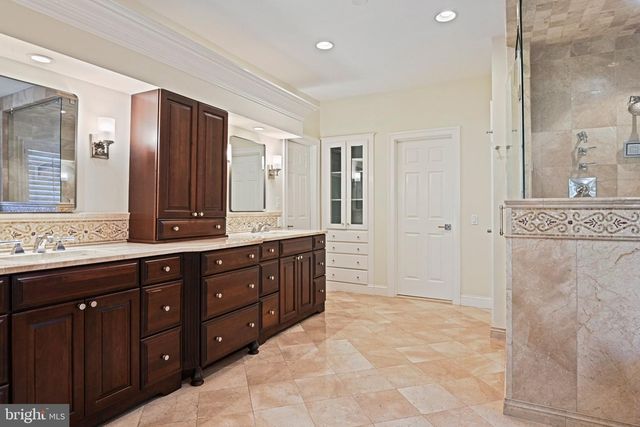 1411 WOODHURST BLVD, Mclean, VA 22102