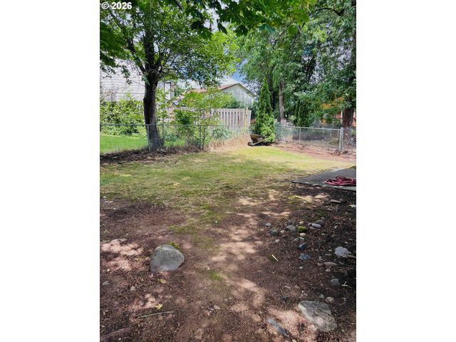 3545 Ne 8TH St, Gresham, OR 97030