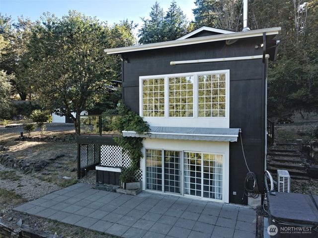 6217 Lackey Road NW, Vaughn, WA 98394