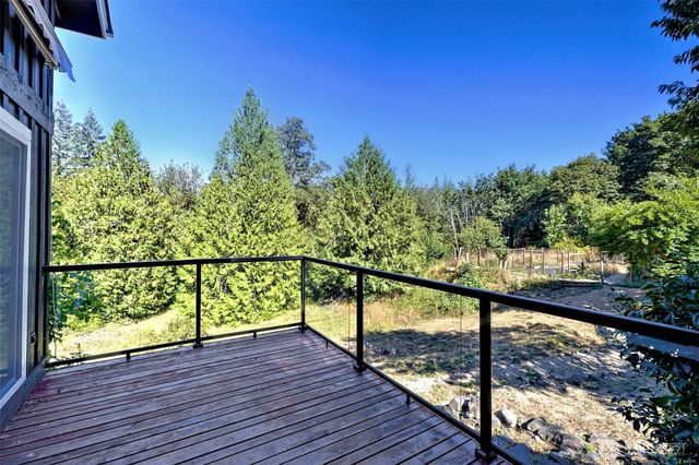 6217 Lackey Road NW, Vaughn, WA 98394