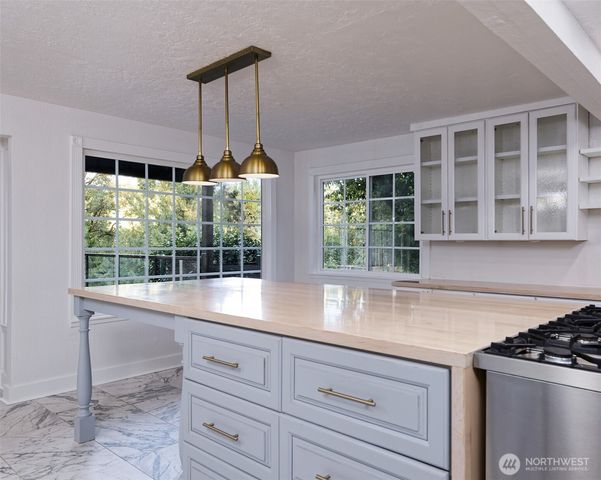 6217 Lackey Road NW, Vaughn, WA 98394