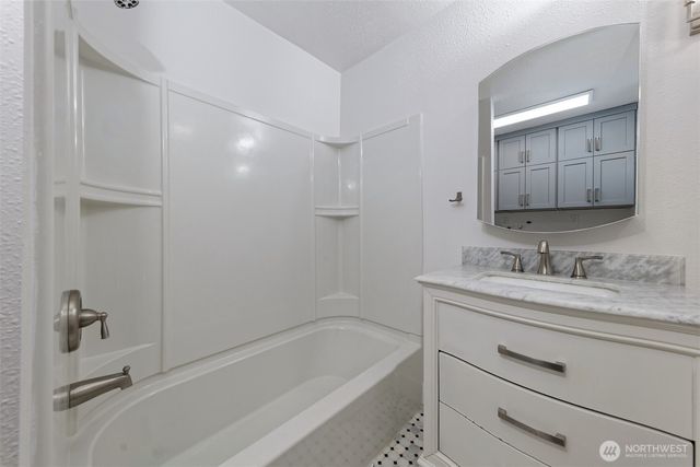 6217 Lackey Road NW, Vaughn, WA 98394