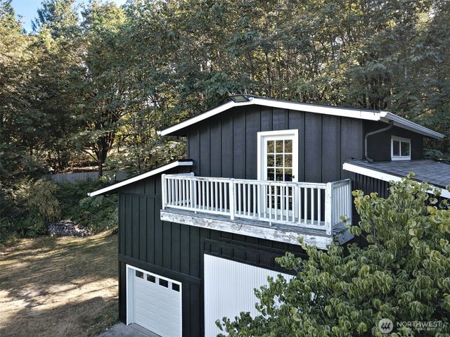 6217 Lackey Road NW, Vaughn, WA 98394