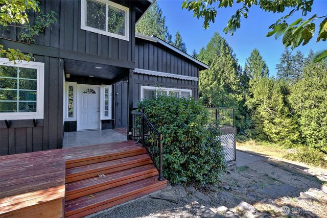 6217 Lackey Road NW, Vaughn, WA 98394