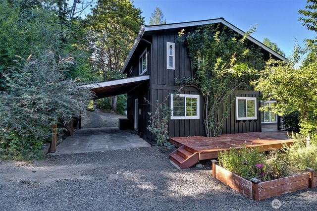 6217 Lackey Road NW, Vaughn, WA 98394