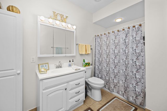 1014 2nd Street Court 1014, Moline, IL 61265