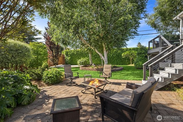 3053 32nd Avenue W, Seattle, WA 98199