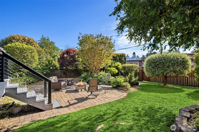 3053 32nd Avenue W, Seattle, WA 98199
