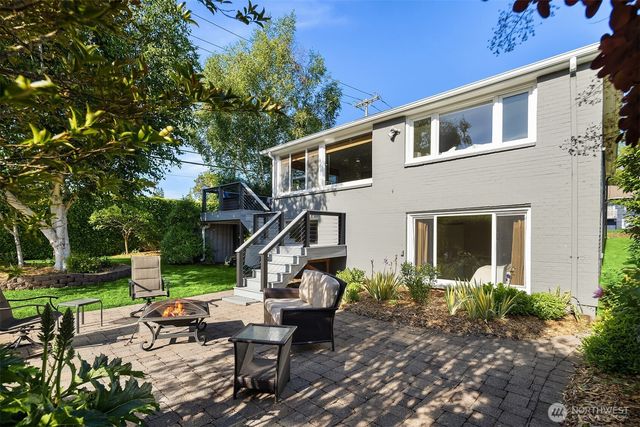 3053 32nd Avenue W, Seattle, WA 98199