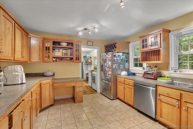30 Lake Road, Columbia, CT 06237