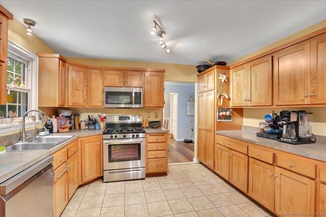 30 Lake Road, Columbia, CT 06237