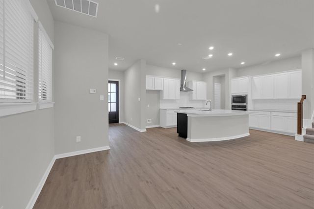 352 Summer Place Drive, Montgomery, TX 77356