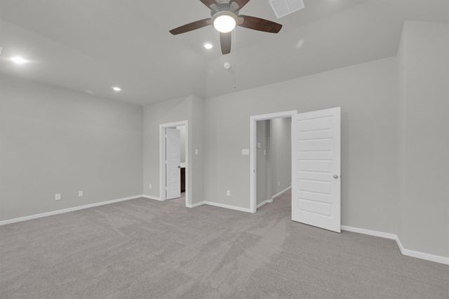 352 Summer Place Drive, Montgomery, TX 77356