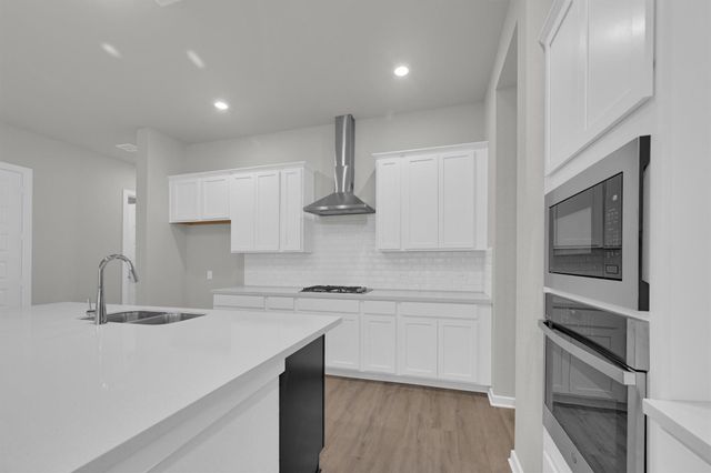 352 Summer Place Drive, Montgomery, TX 77356