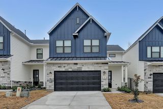 352 Summer Place Drive, Montgomery, TX 77356