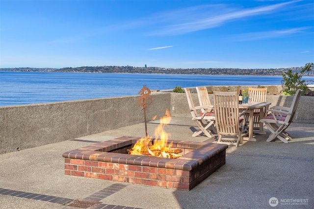 10885 Point Vashon Drive SW, Vashon, WA 98070