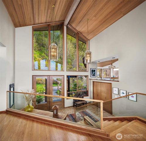 10885 Point Vashon Drive SW, Vashon, WA 98070