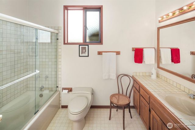 10885 Point Vashon Drive SW, Vashon, WA 98070