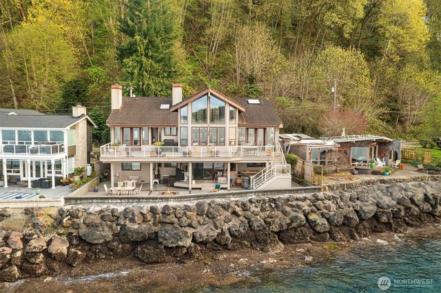 10885 Point Vashon Drive SW, Vashon, WA 98070