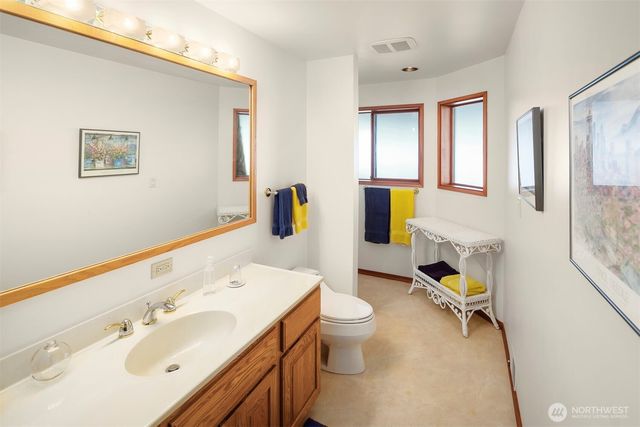 10885 Point Vashon Drive SW, Vashon, WA 98070