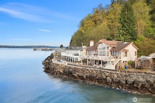 10885 Point Vashon Drive SW, Vashon, WA 98070
