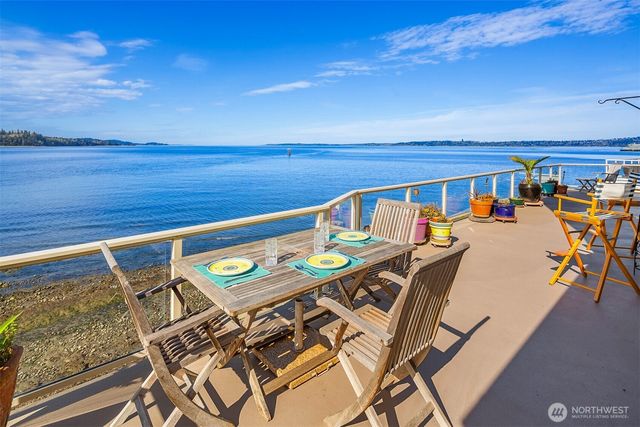 10885 Point Vashon Drive SW, Vashon, WA 98070