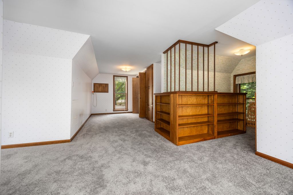 Image 16 of property listing at 605 S Sycamore Street, Centralia, IL 62801
