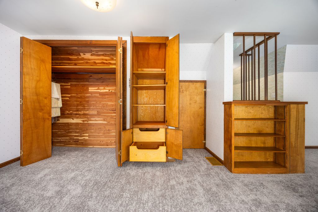 Image 20 of property listing at 605 S Sycamore Street, Centralia, IL 62801