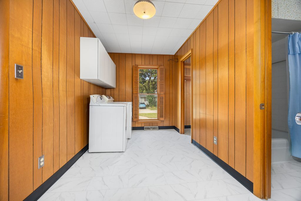 Image 25 of property listing at 605 S Sycamore Street, Centralia, IL 62801