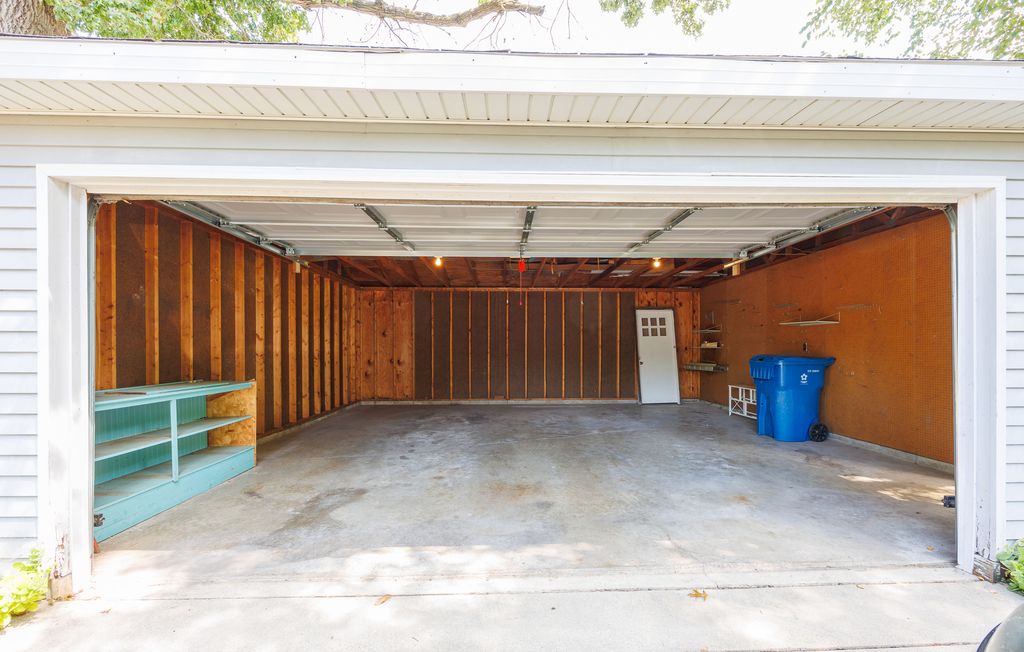 Image 35 of property listing at 605 S Sycamore Street, Centralia, IL 62801