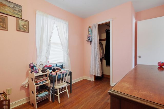 1064 Rose Avenue E, Saint Paul, MN 55106