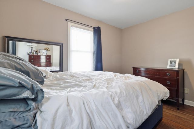 1064 Rose Avenue E, Saint Paul, MN 55106